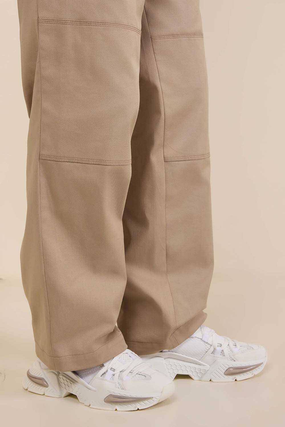 תמונת כל הלוק של נעלי סניקרס אייר מאסטר